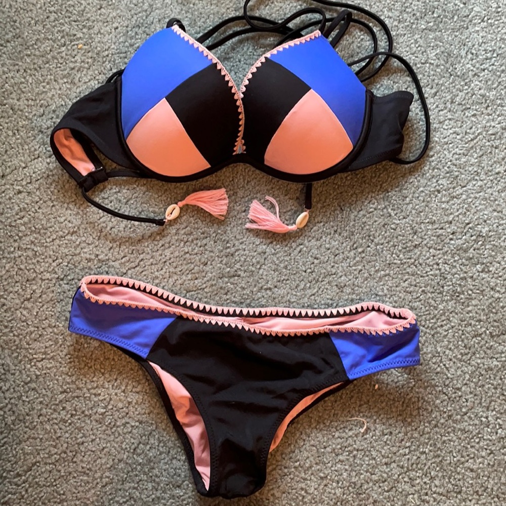 Color block bikini